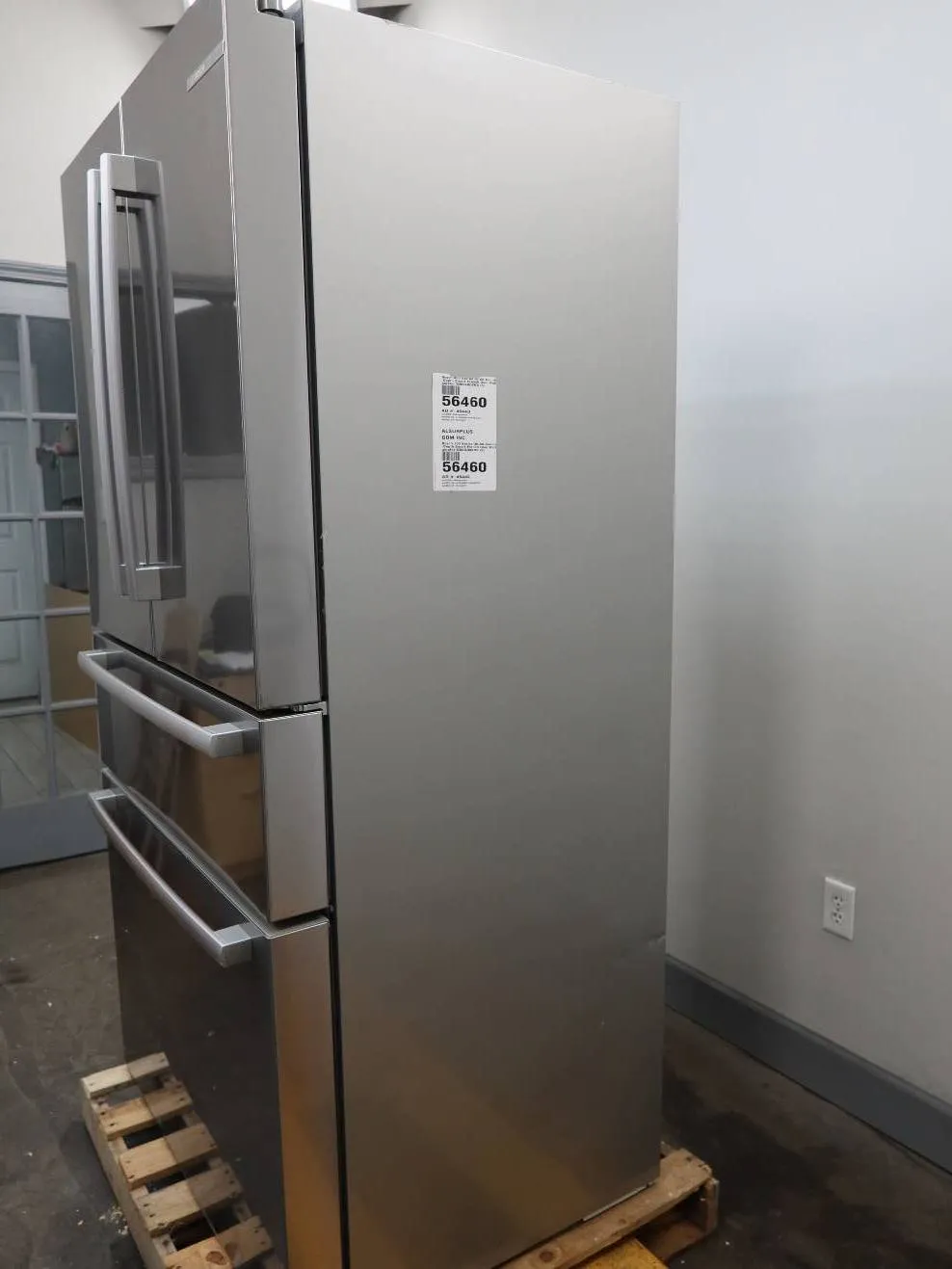 Bosch 800 Series 36" SS Counter Depth Smart French Door Refrigerator B36CL80SNS