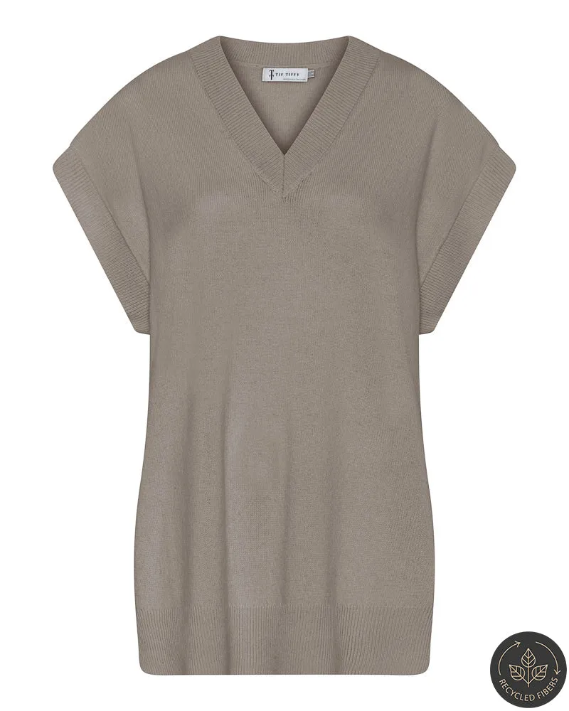 InaTT Sleeveless Pullover